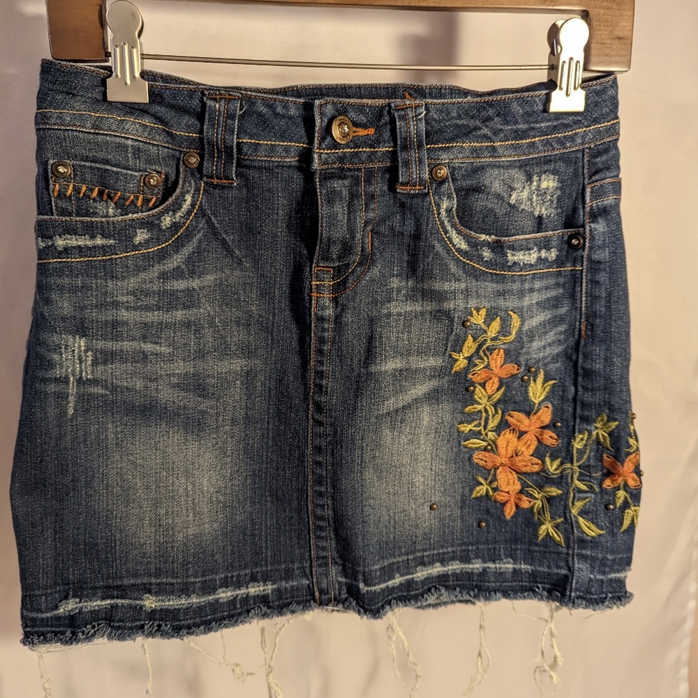 Candies Y2K Jean Skirt Embroidered Floral And Riveting. Size 5.